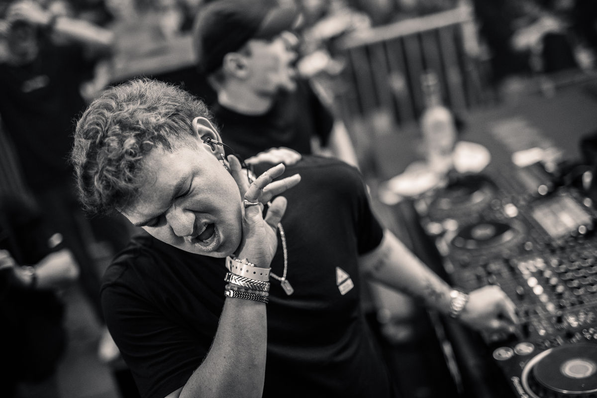 Loading... just a sec